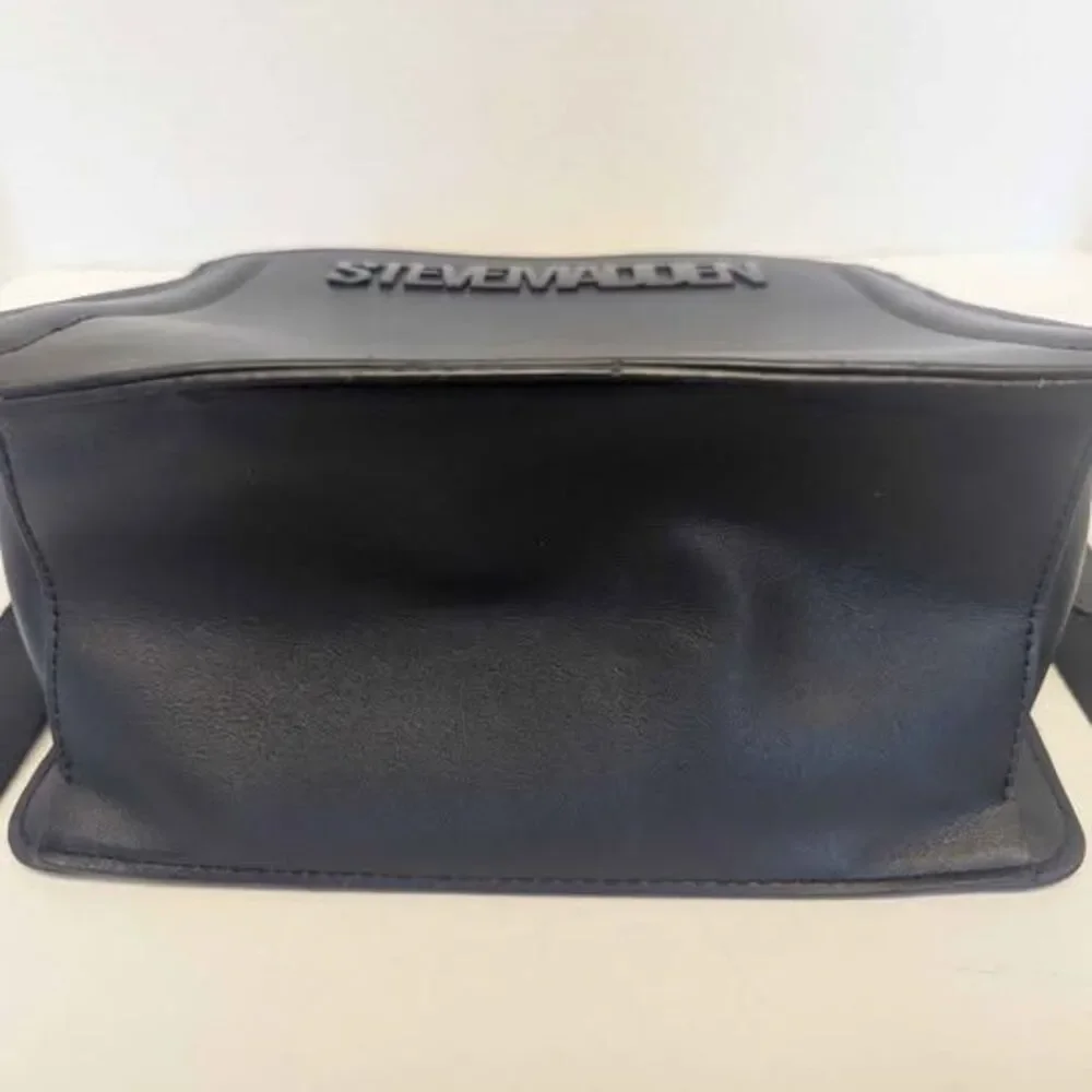 Steve Madden Bevelyn Black Crossbody Bag Purse for Her 9x7x5